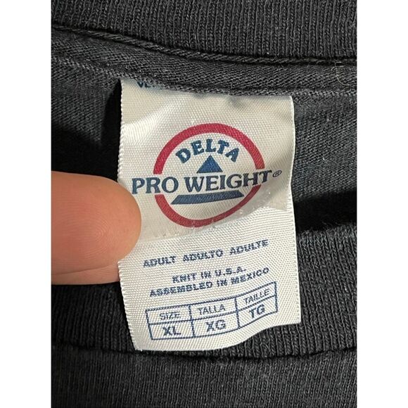 Vintage Y2K Willie Nelson Middle Finger Black Tee - Picture 4 of 5